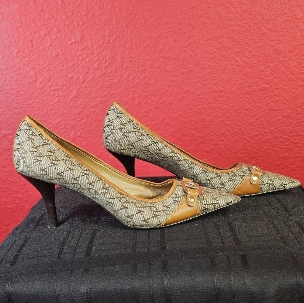 Anne Klein Pointy Toe Heels - Picture 4 of 8